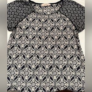 Loft Black and White short sleeve blouse size Small